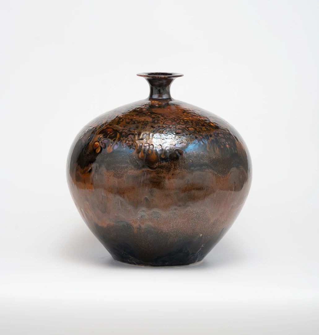 Planets Saturne, 2024, émail sur porcelaine, 35 × 35 cm