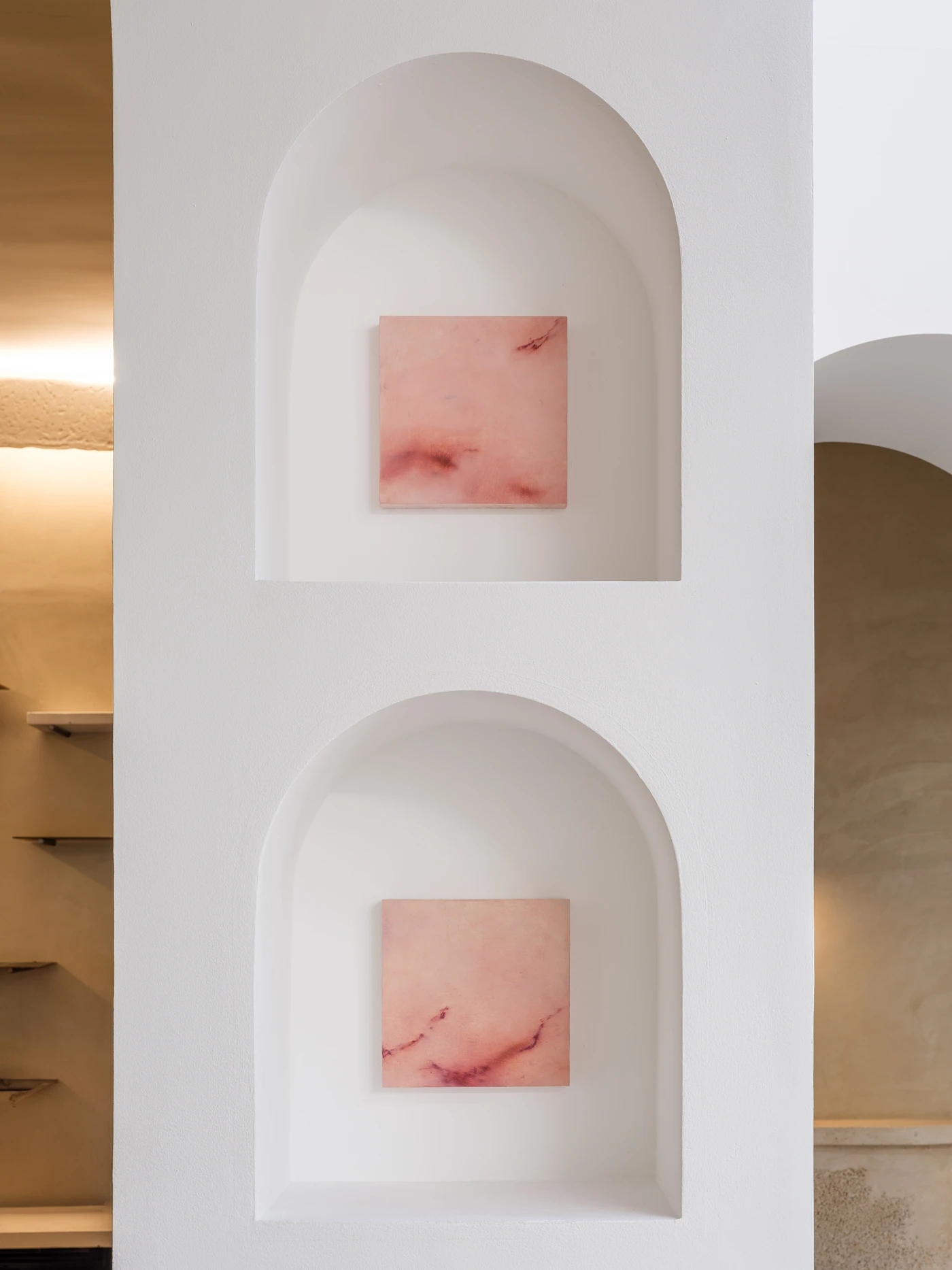 Vue de l’exposition Tactile — avec Denis Macrez, Chapelle XIV, Paris, 2025. Photo : Gregory Copitet.