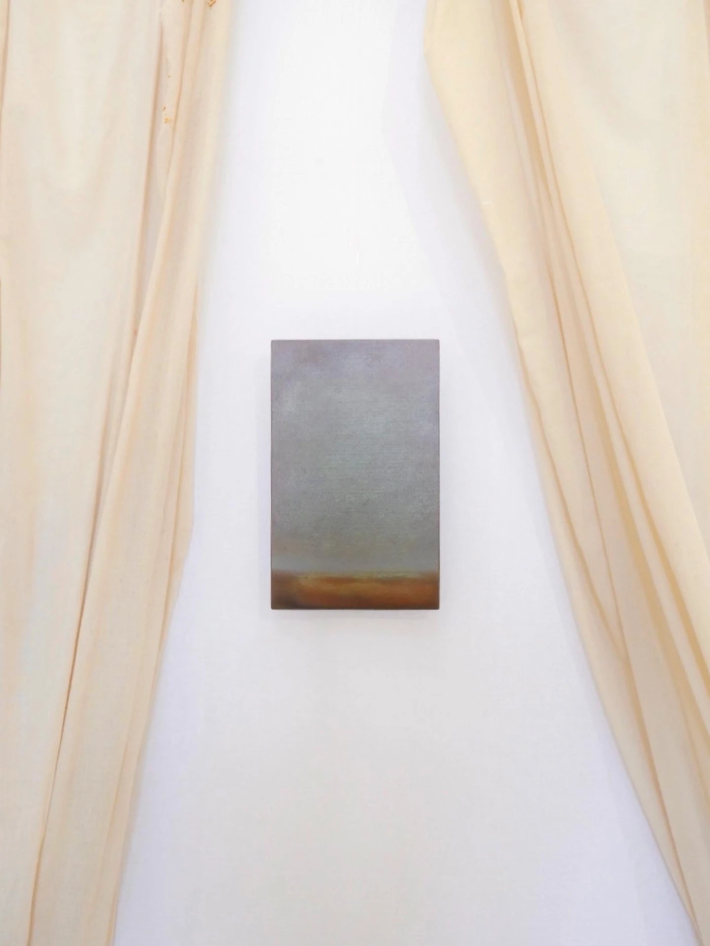 The end of the day or just the beginning, 2026, huile sur bois, 40 × 25 cm.